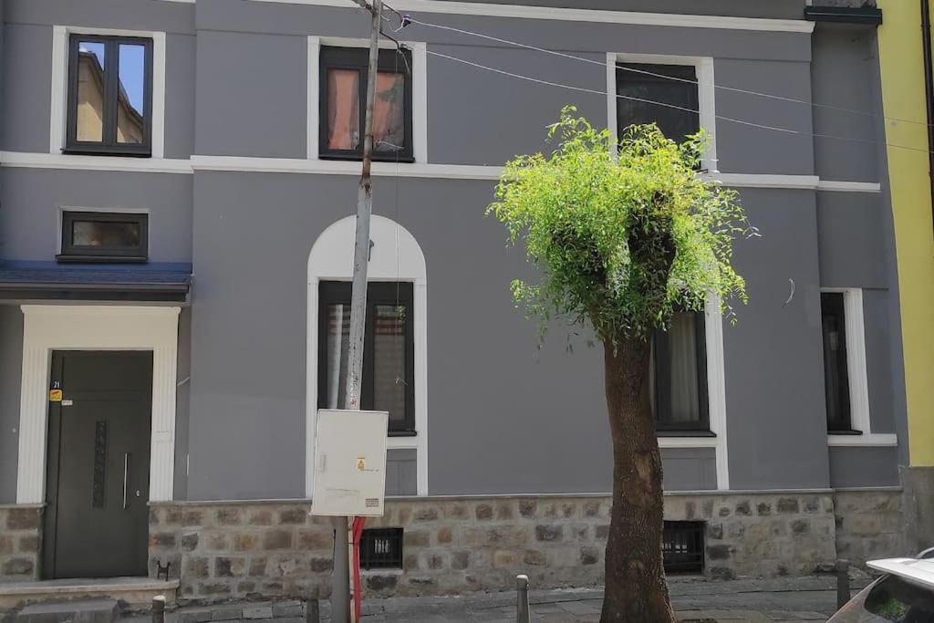 A Lovely 2 Bedroom Apartment In The Heart Of Sofya Dış mekan fotoğraf