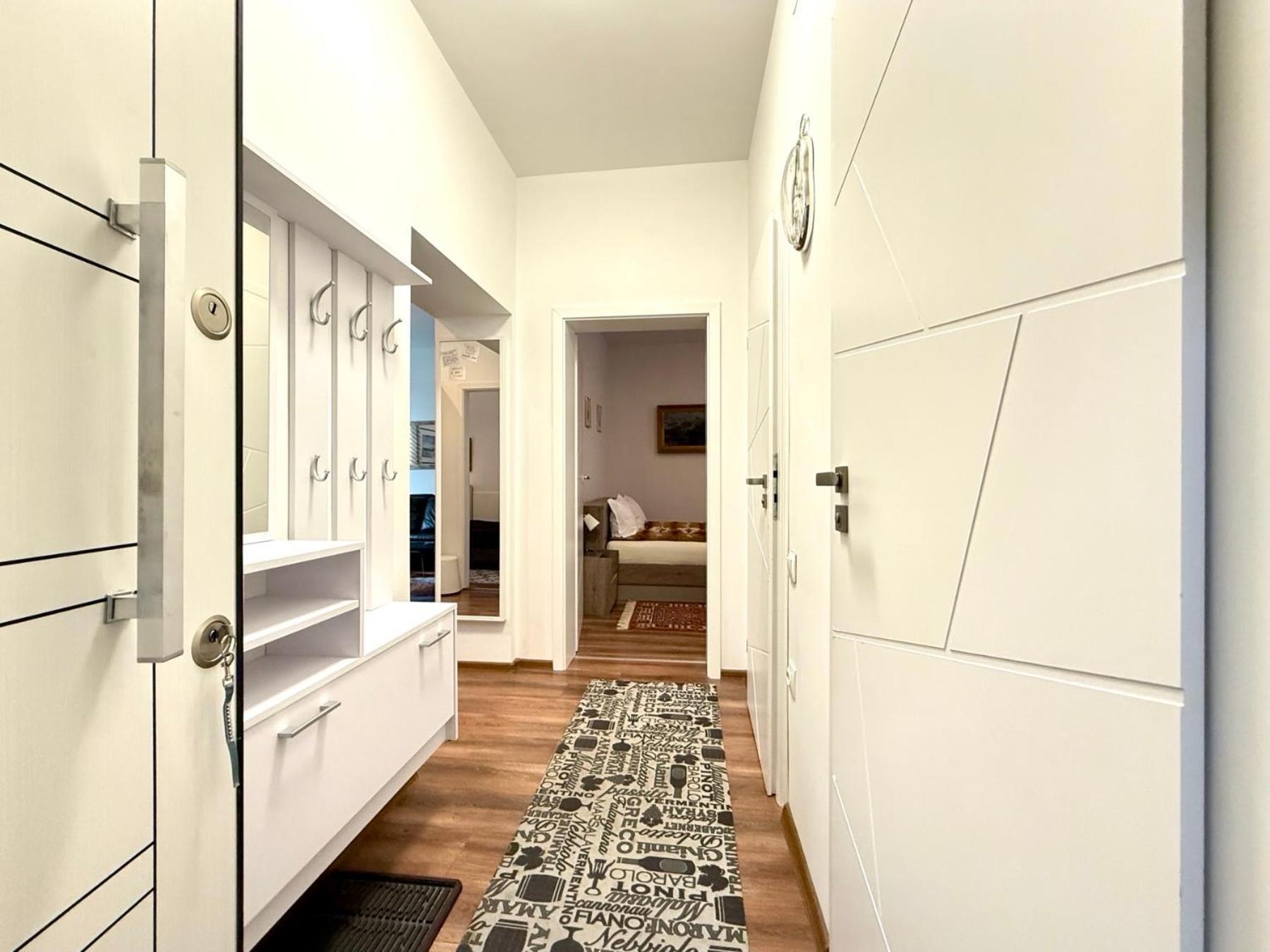 A Lovely 2 Bedroom Apartment In The Heart Of Sofya Dış mekan fotoğraf